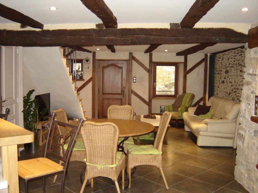 Les Hotes Du Lac, Chambres Et Tables D'Hotes Mandailles  Exteriér fotografie