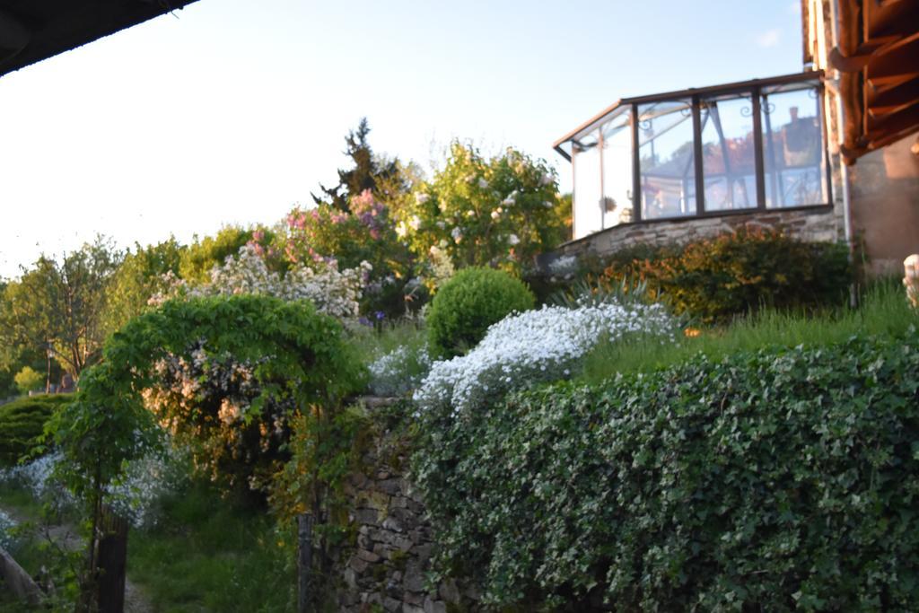 Les Hotes Du Lac, Chambres Et Tables D'Hotes Mandailles  Exteriér fotografie