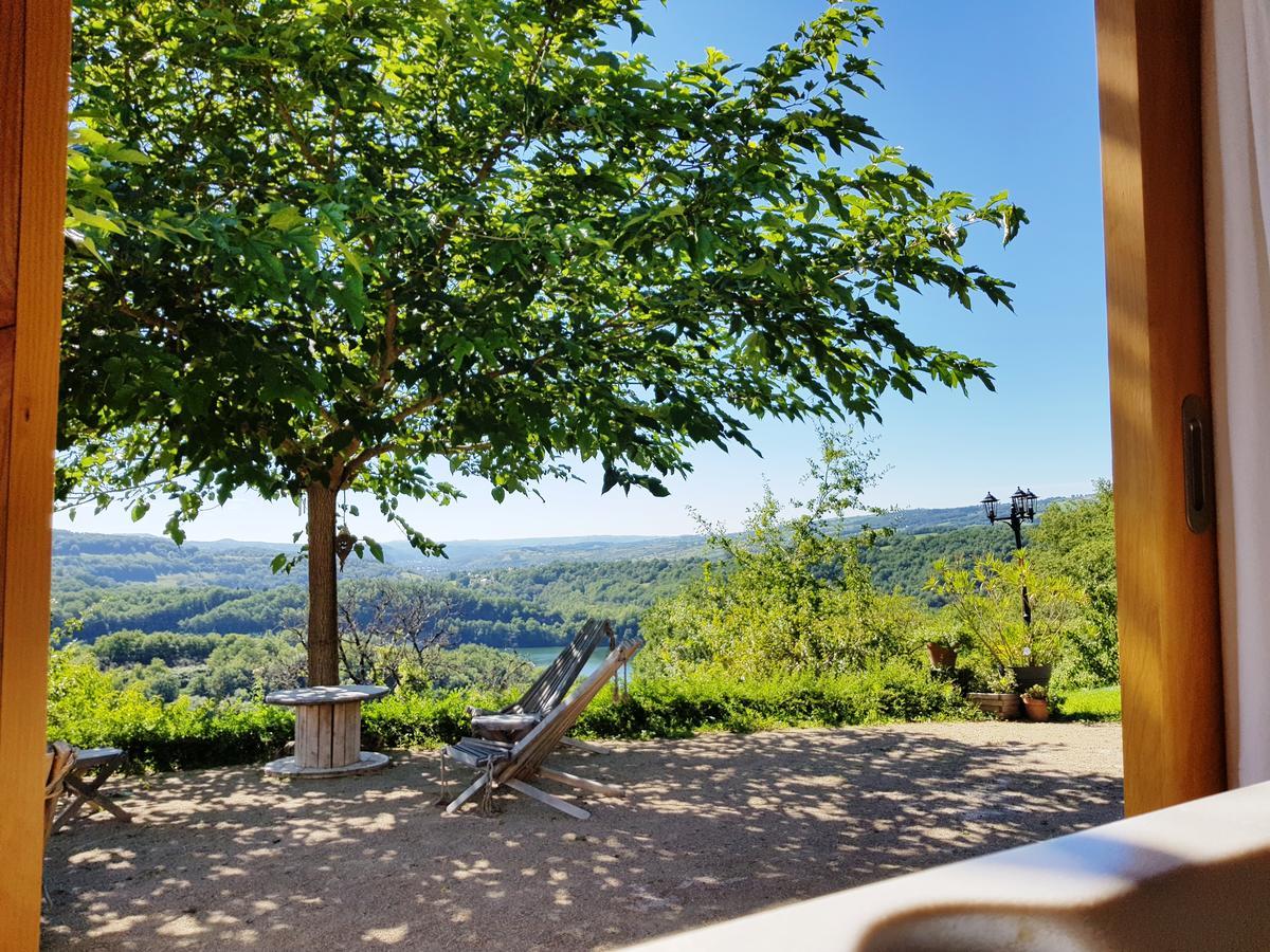 Les Hotes Du Lac, Chambres Et Tables D'Hotes Mandailles  Exteriér fotografie